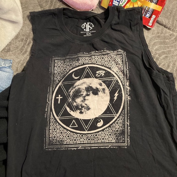 Shirt - Picture 1 of 2